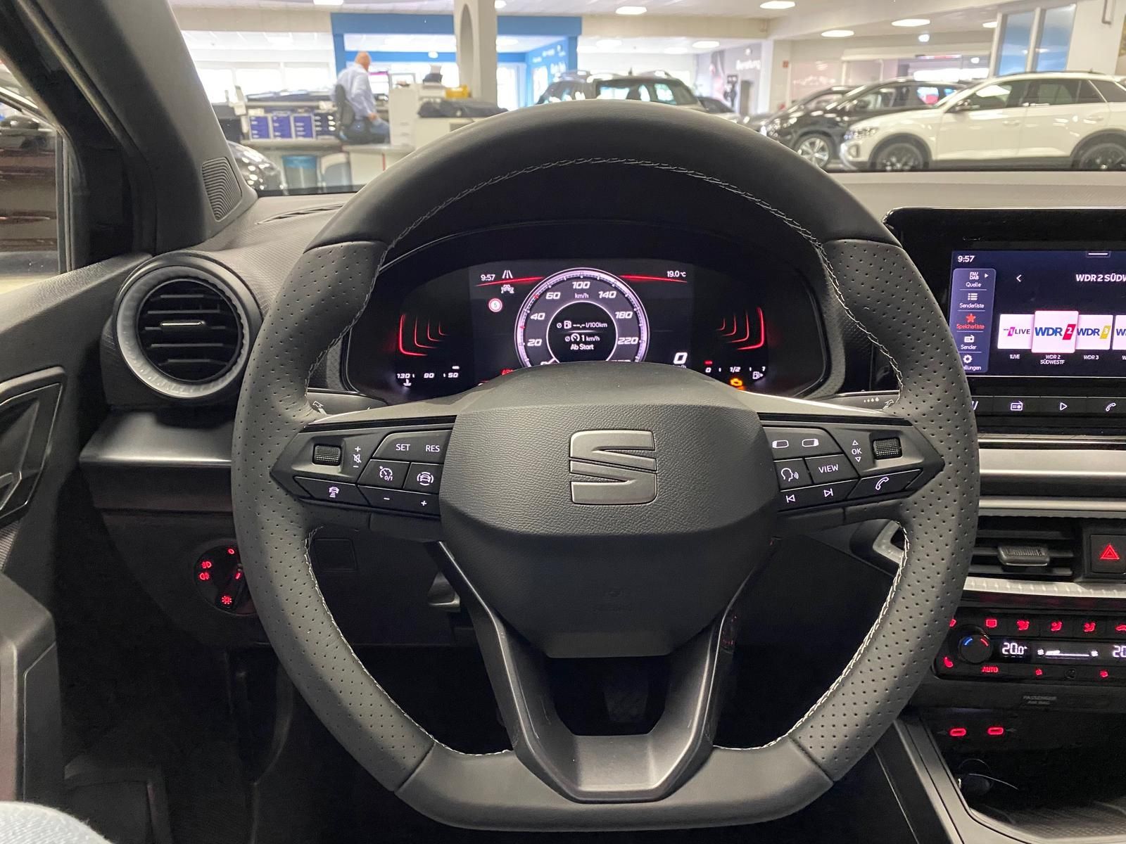Fahrzeugabbildung SEAT Ibiza 1.0 TSI FR APP+KLIMA+ACC+RFK+5J GARANTIE++