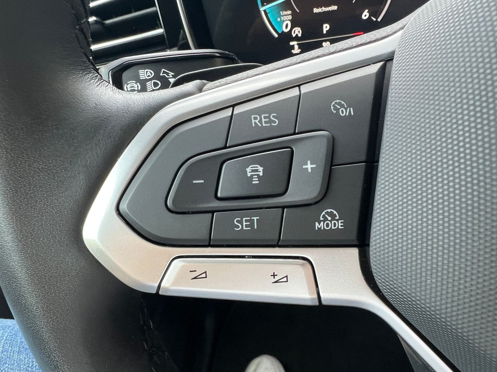 Fahrzeugabbildung Volkswagen Touareg 3.0 TDI 4MOTION *AHK, Luft, Leder, ACC,