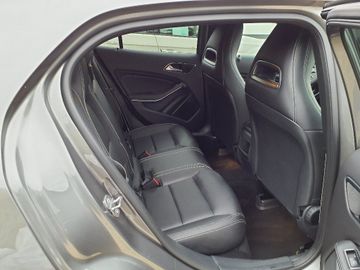 Bild 8 Mercedes-Benz GLA 200 Urban Style - AHK,360°CAM,NAVI,SHZG,EHK