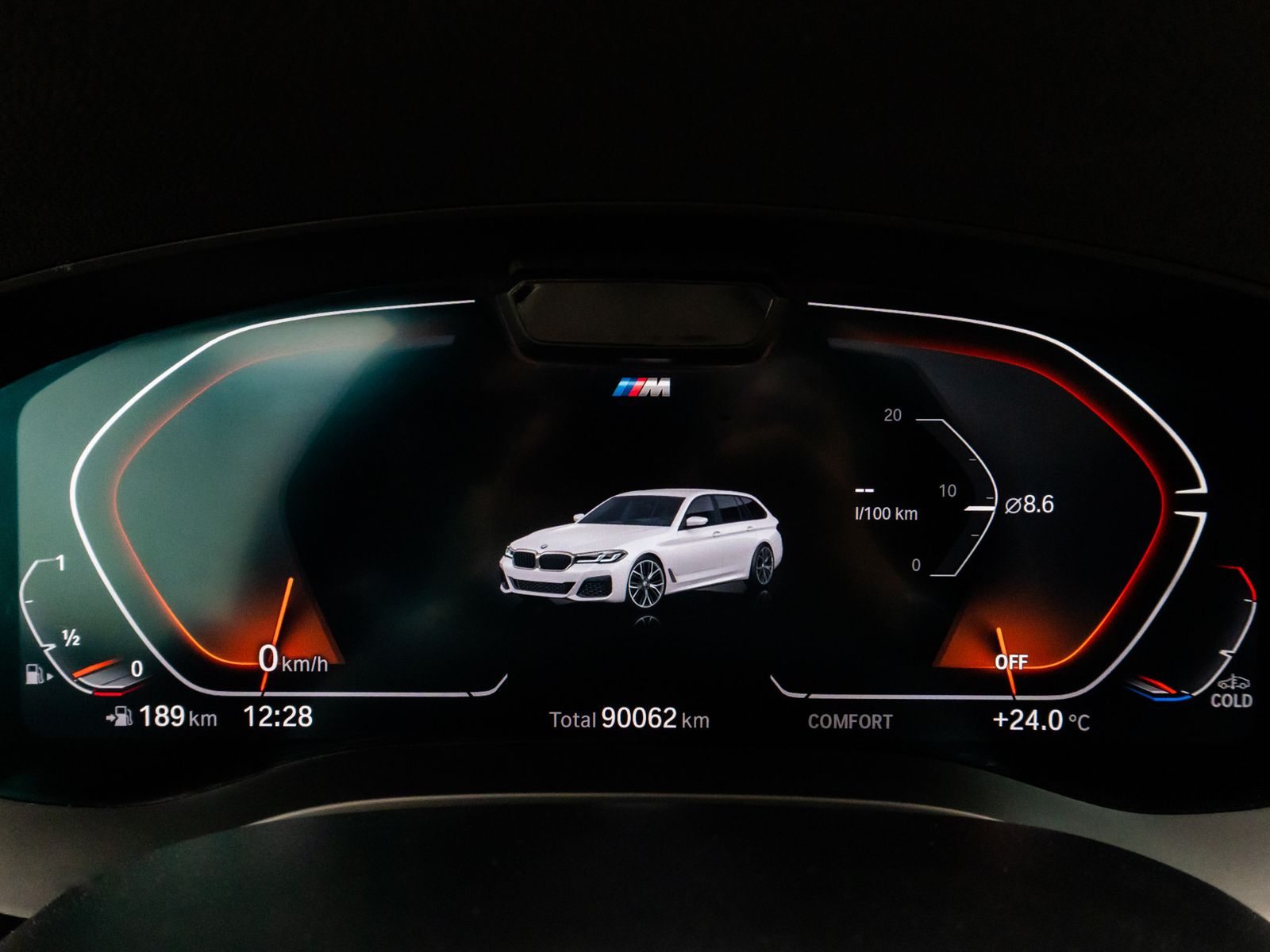 Fahrzeugabbildung BMW 540i xD M Sport 360°Memory DAB AHK Belüftung H/K