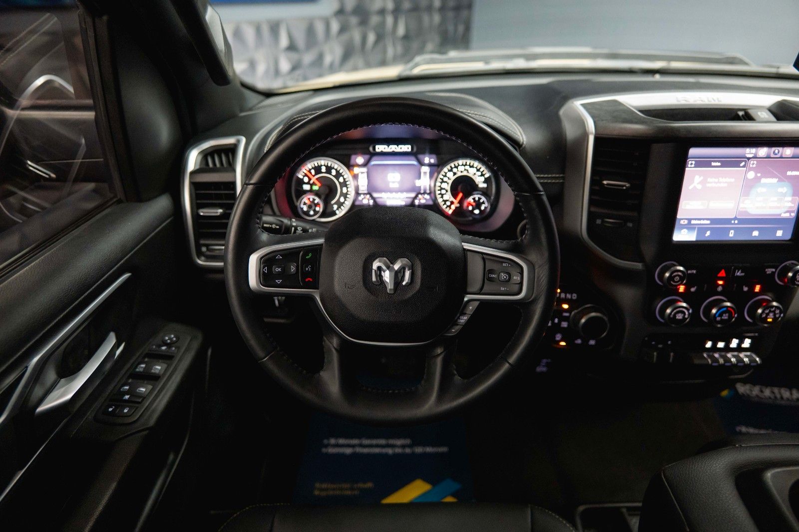 Fahrzeugabbildung Dodge RAM 5.7 V8 HEMI 4x4 OFFROAD LONGBED AXLE LOCK RC