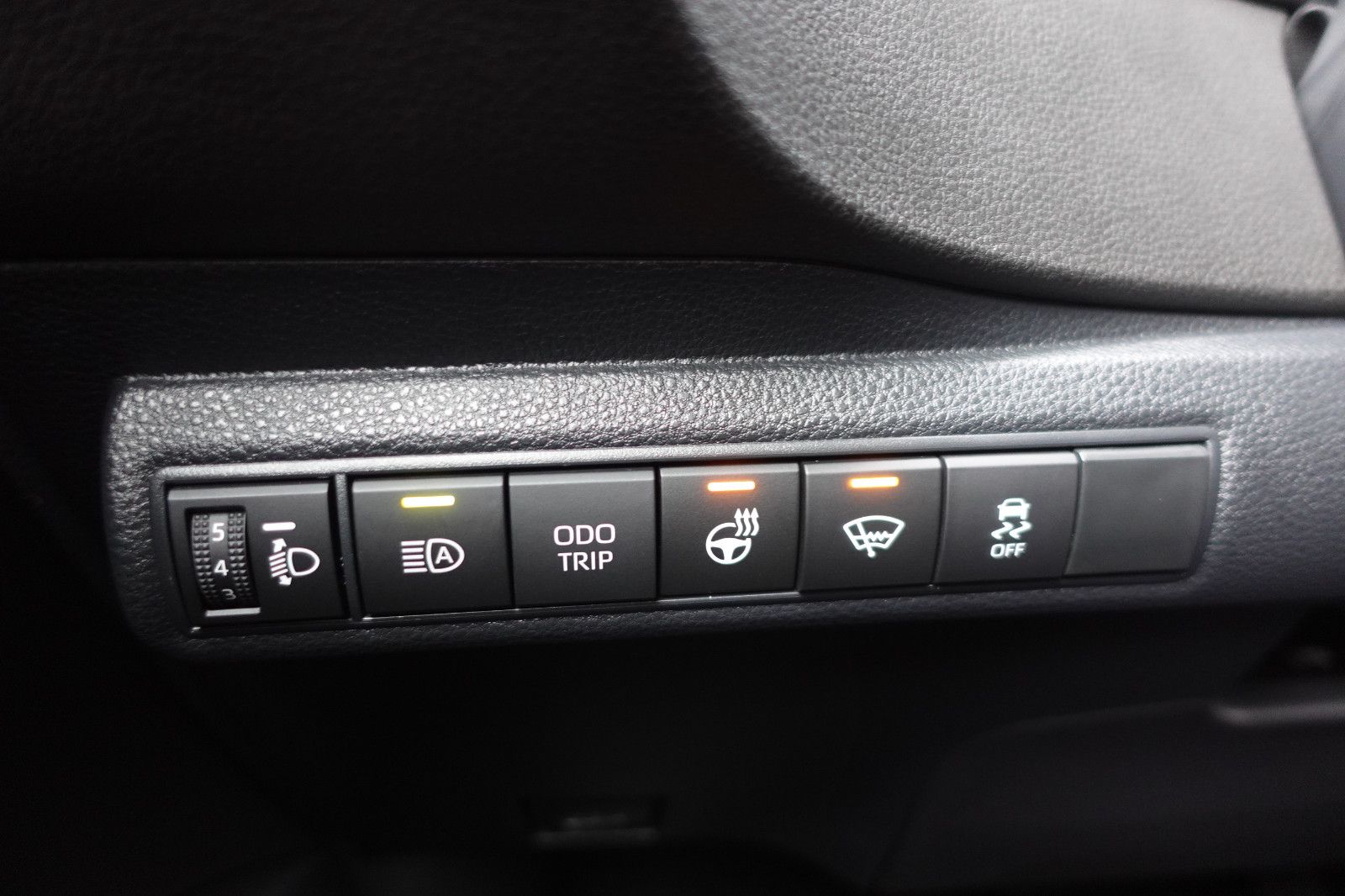 Fahrzeugabbildung Suzuki Swace  1.8 HYBRID CVT Comfort+,Navi,RFK