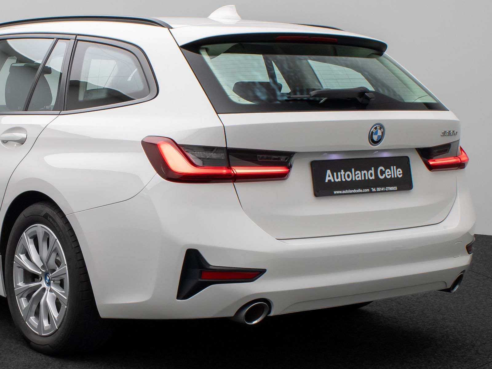 Fahrzeugabbildung BMW 320e DAB CockPitPro Alarm Geschwindigkeitsreg