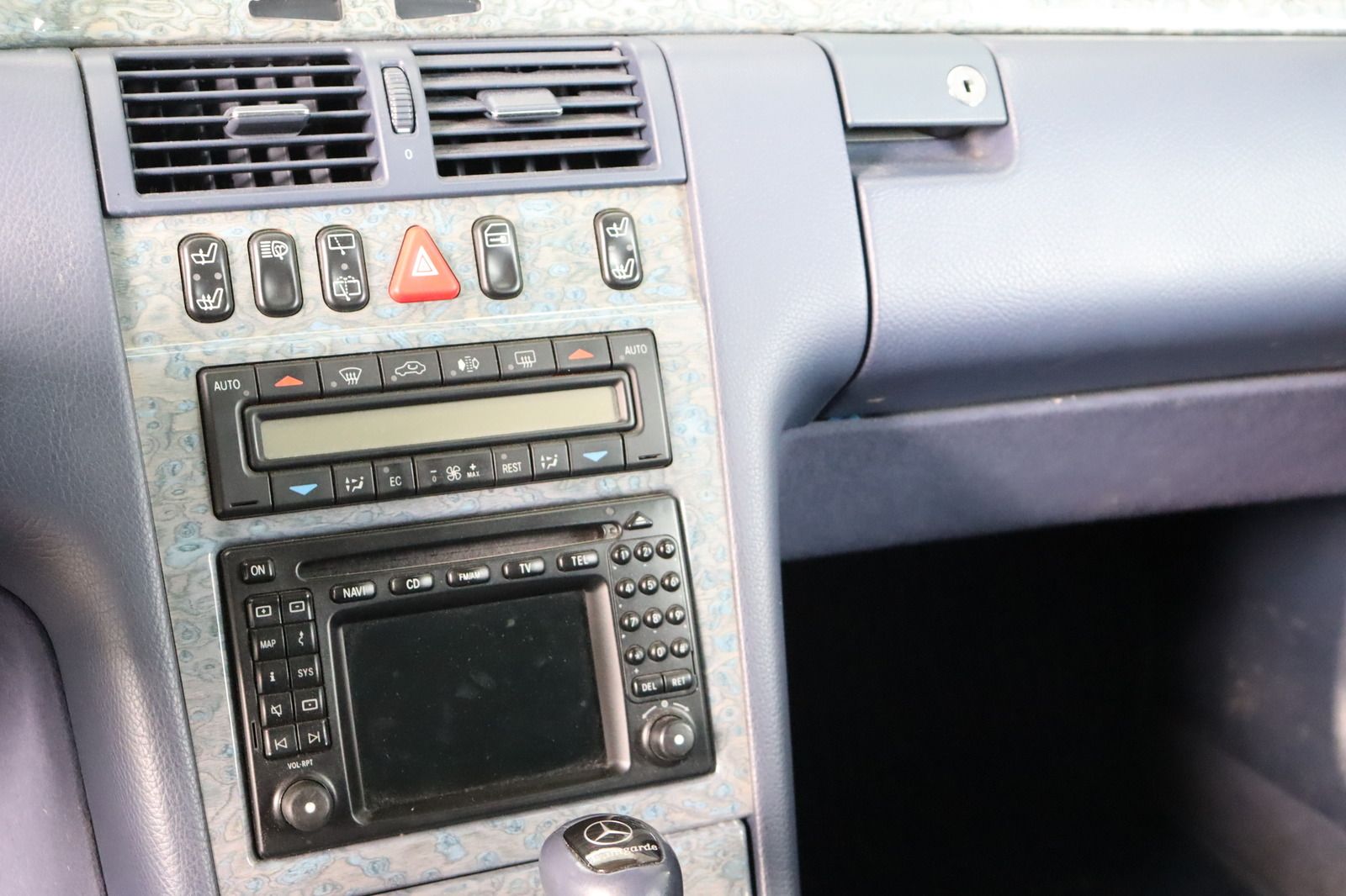 Fahrzeugabbildung Mercedes-Benz E 280 T 4MATIC AVANTGARDE * Xenon * HU/AU 01.27