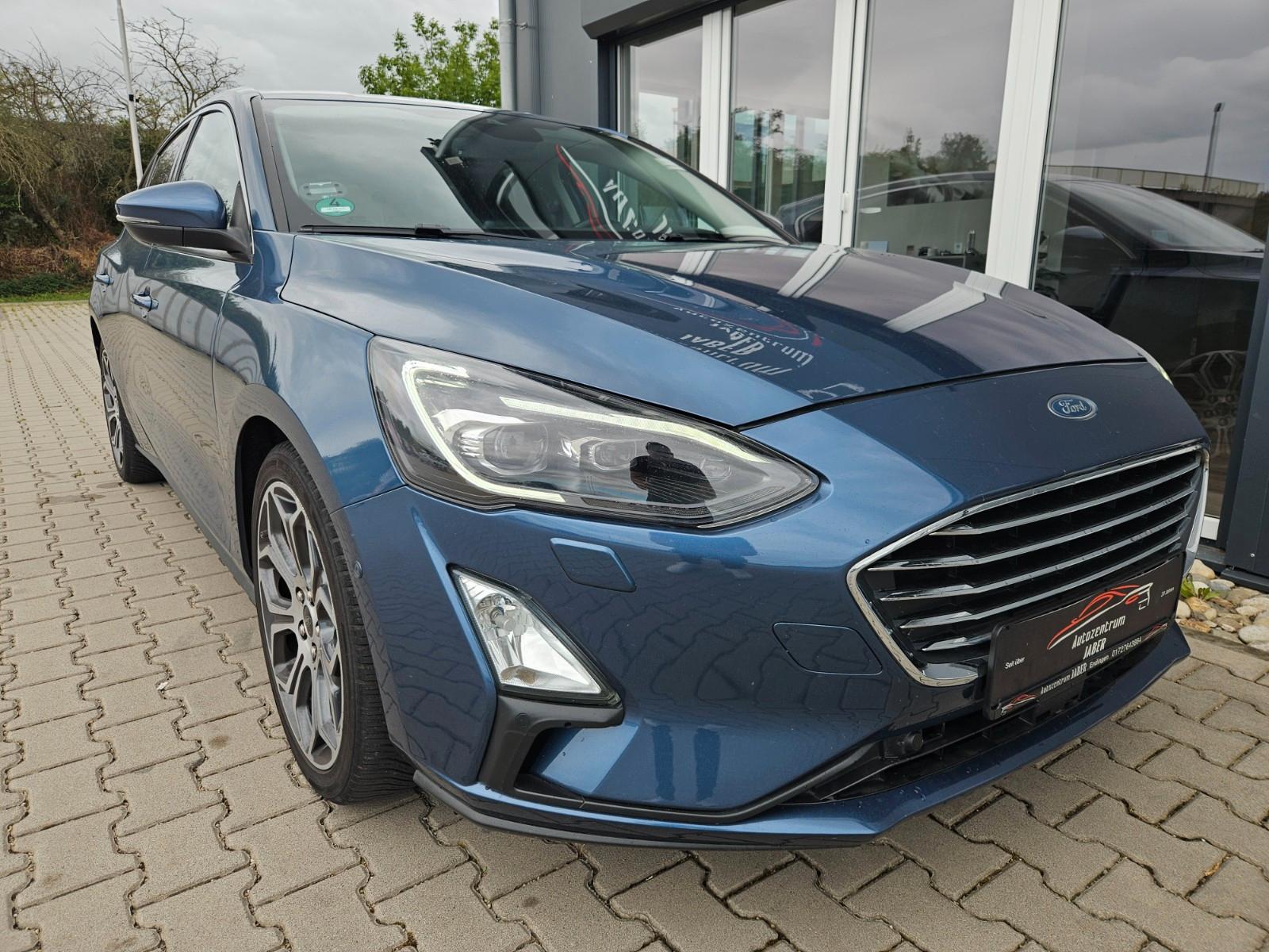 Ford Focus Titanium, HUD, Kamera, CarPlay, Keyless