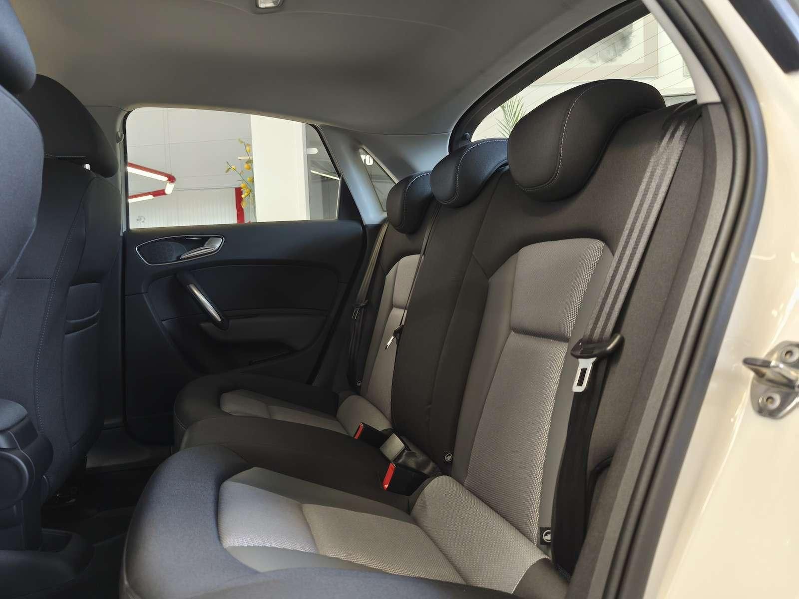 Fahrzeugabbildung Audi A1 1.6 TDI Sport/Xenon/MMI/Teilleder/17´´ 85 ...