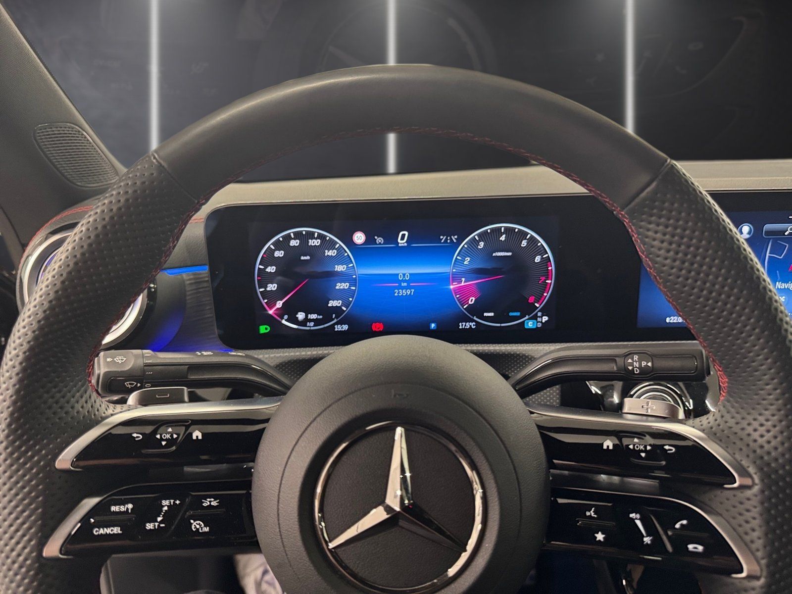 Fahrzeugabbildung Mercedes-Benz CLA 200 AMG Line*Totwinkel*Kamera*LED*19"*MBUX*