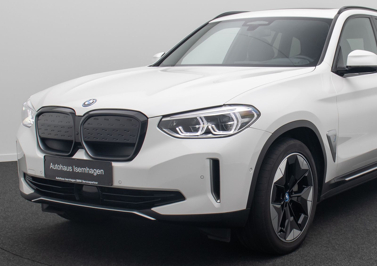 Fahrzeugabbildung BMW iX3 IMPRESSIVE AKH Alarm 360°HUD DAB Panoram 20"