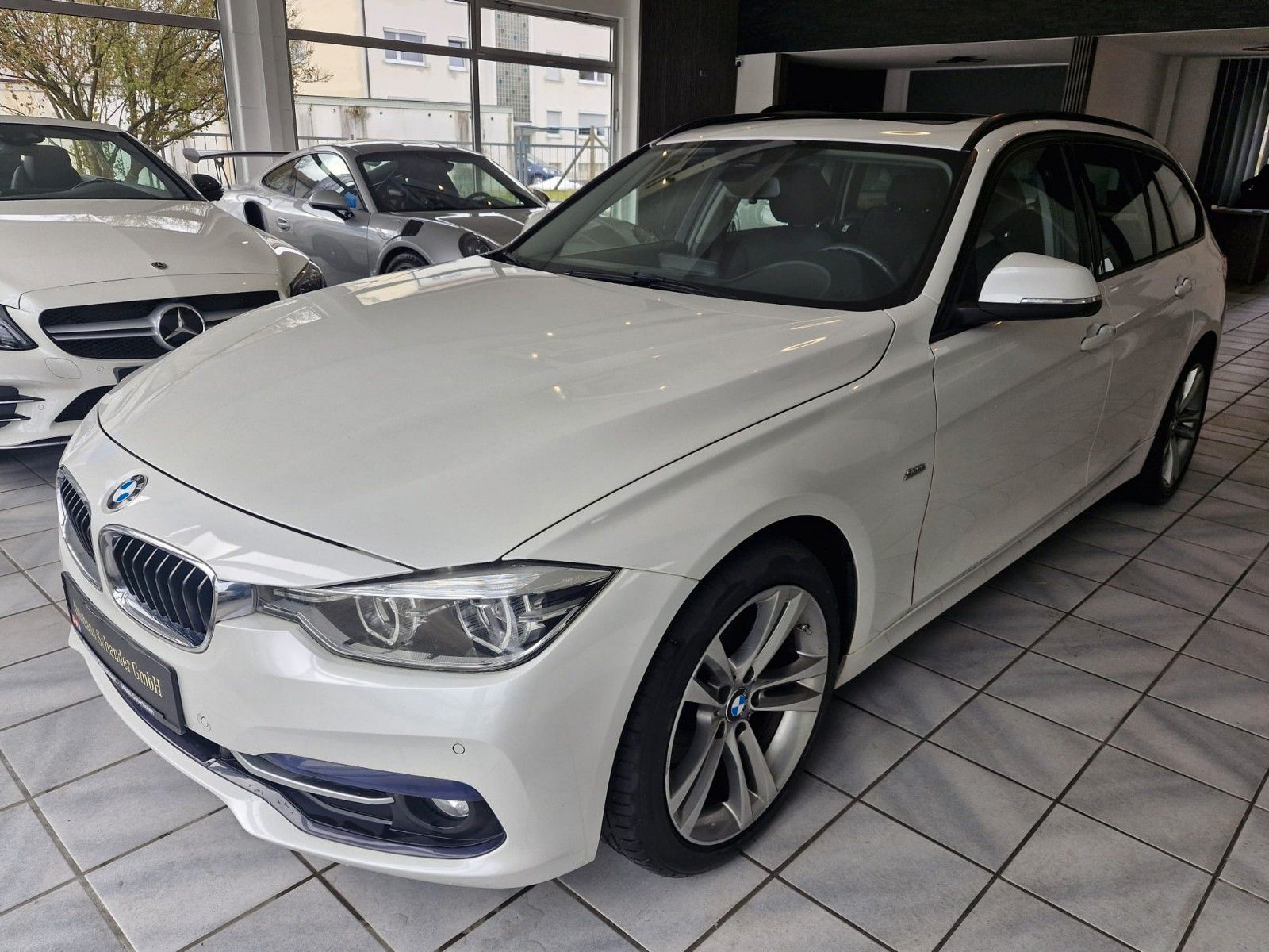 Gebrauchtwagen BMW 320 320 d Sport Line*AHK*LED*Pano*Keyless*SHZ*Navi* in Osterhofen