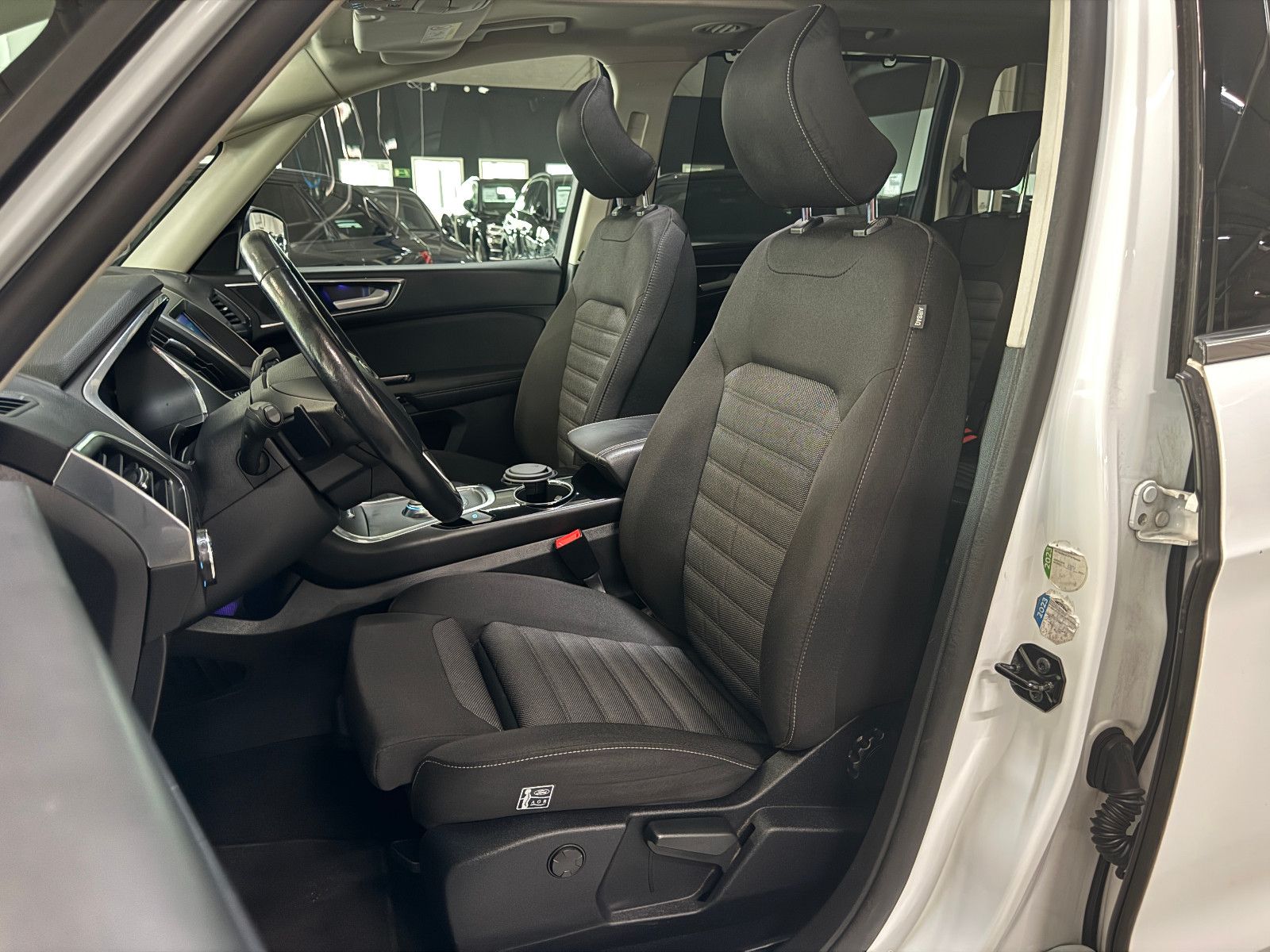 Fahrzeugabbildung Ford Galaxy TITANIUM SPORT AWD AUT 7-SITZER PANO VOLL