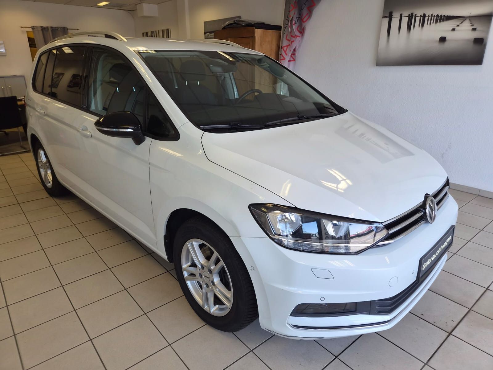 Fahrzeugabbildung Volkswagen Touran IQ.DRIVE / 1. HAND / MWST