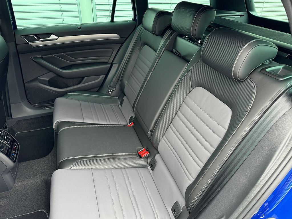 Passat Variant 2.0 TDI R-LINE *DCC*AHK*STDHZG*