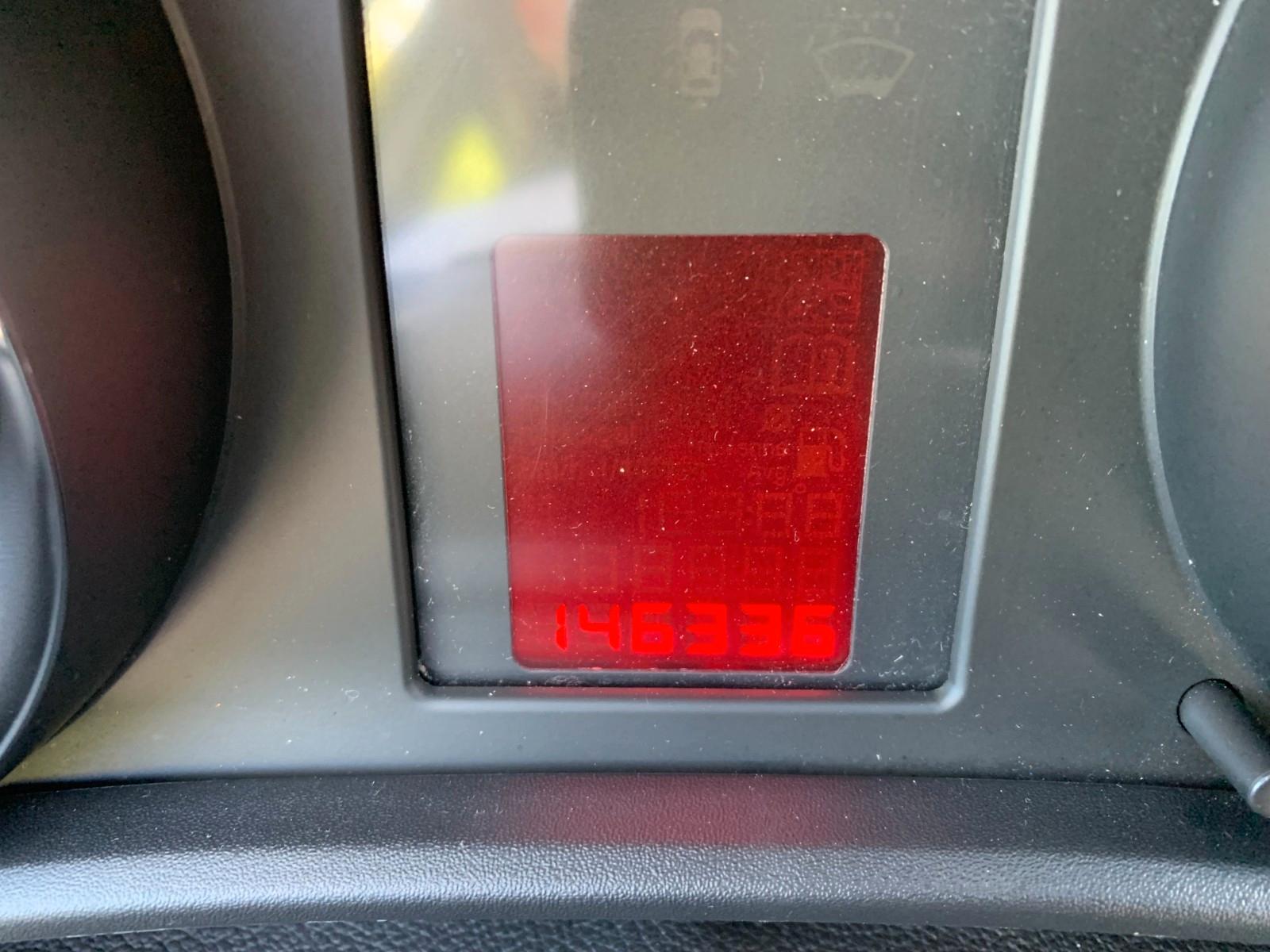 Opel Astra 2011 — photo 16