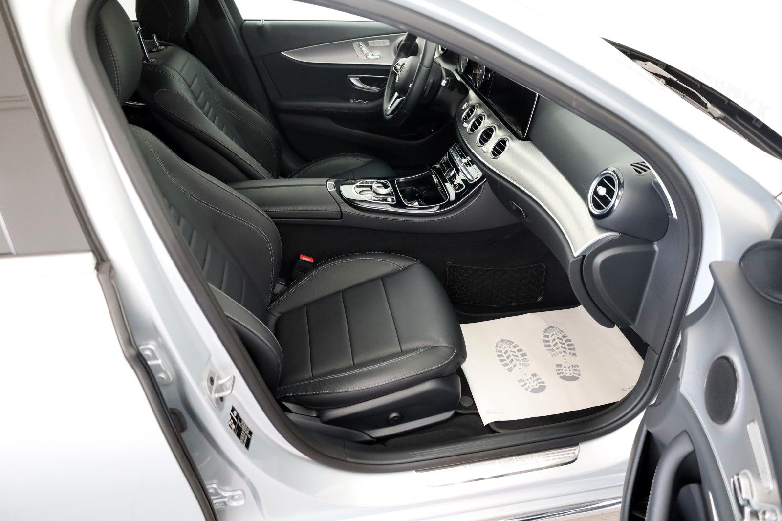 Fahrzeugabbildung Mercedes-Benz E 220d, Avantgarde, Leder,Navi,LED,SH,Kamera,AHK