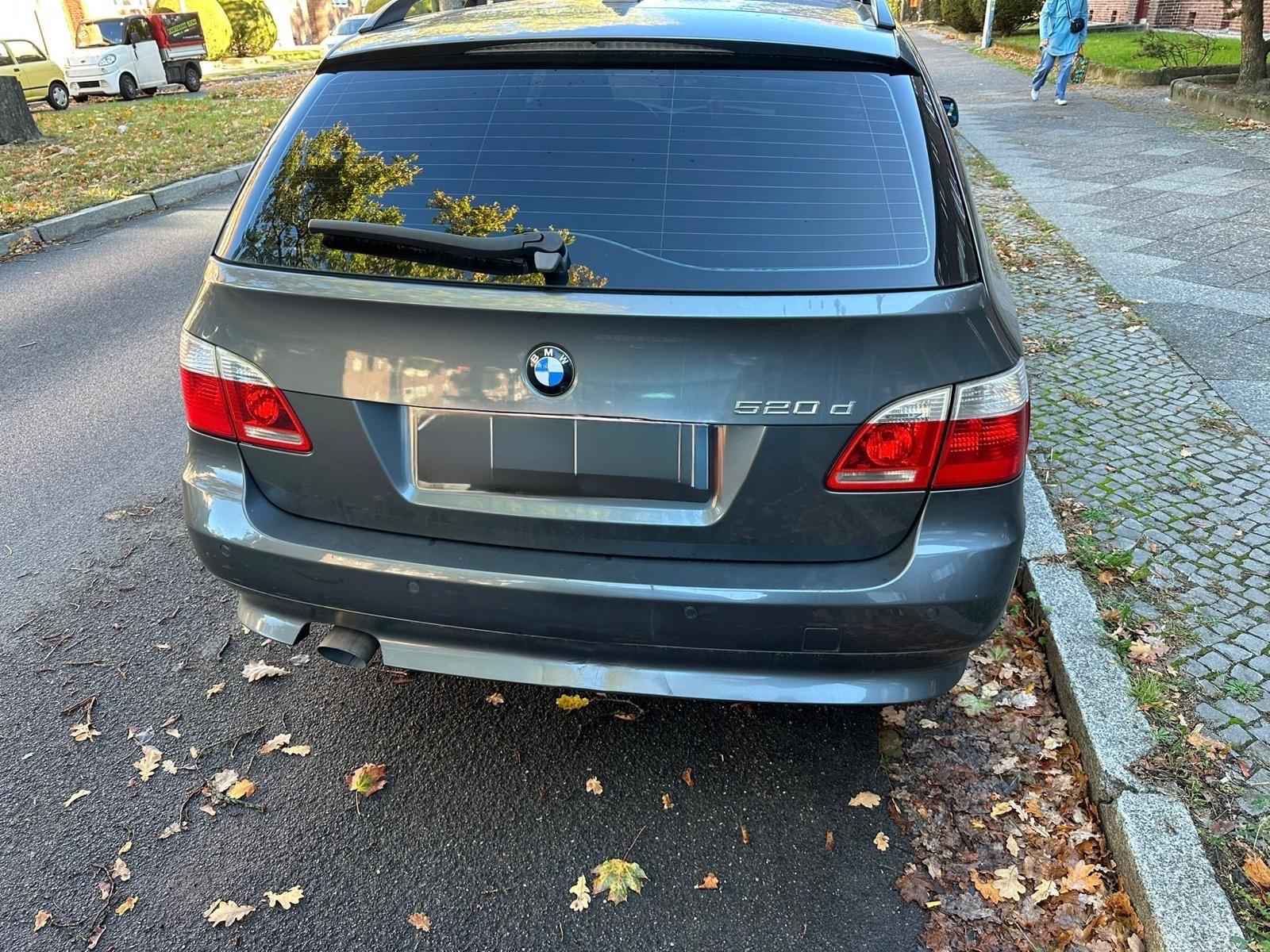 BMW 520 2007 — rear view