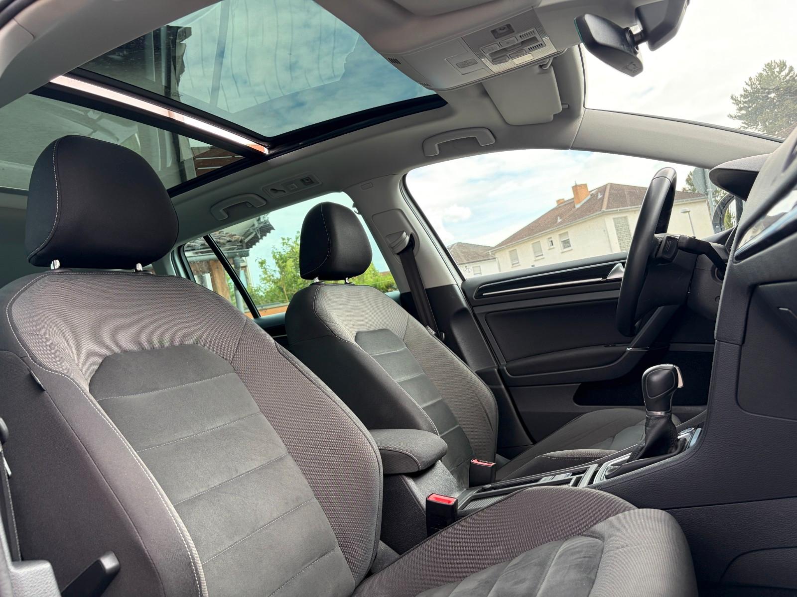 Volkswagen Golf VII Var Highline R Line*Pano*Kamera*ACC