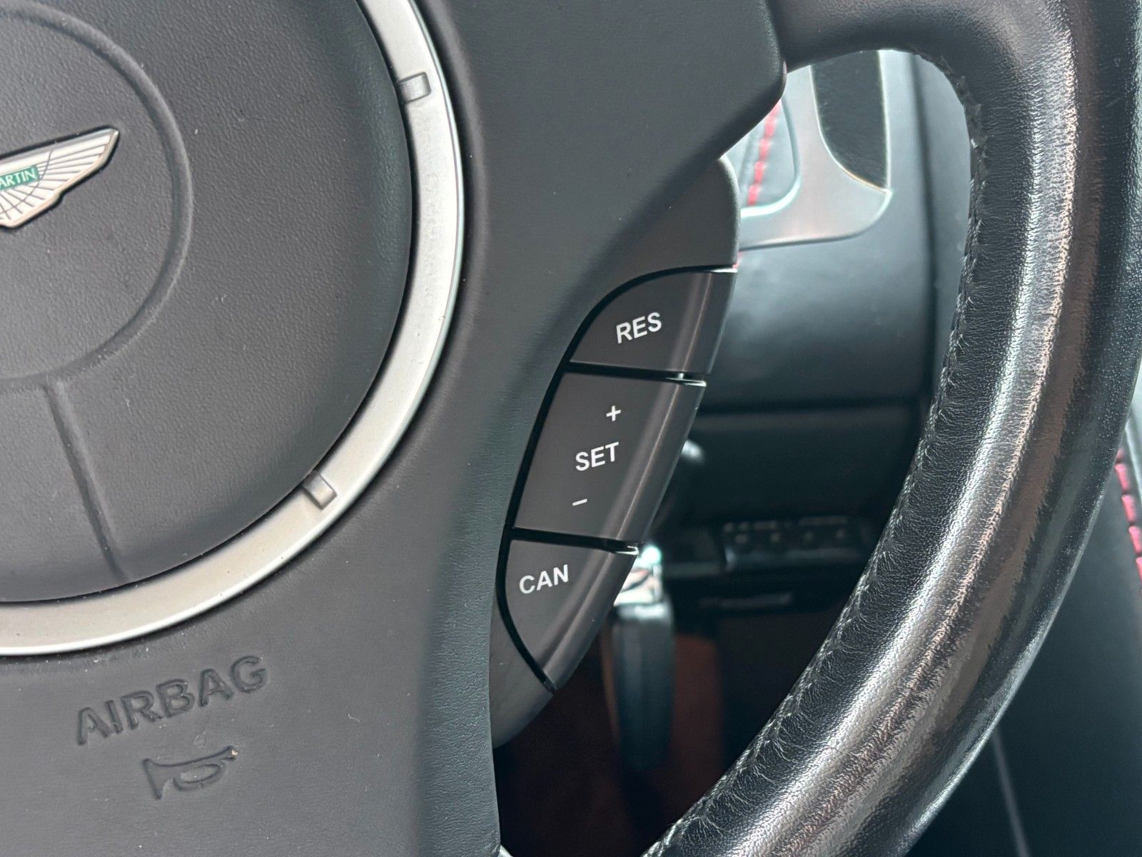 Fahrzeugabbildung Aston Martin DB9 LM 1of124 Sonderedition