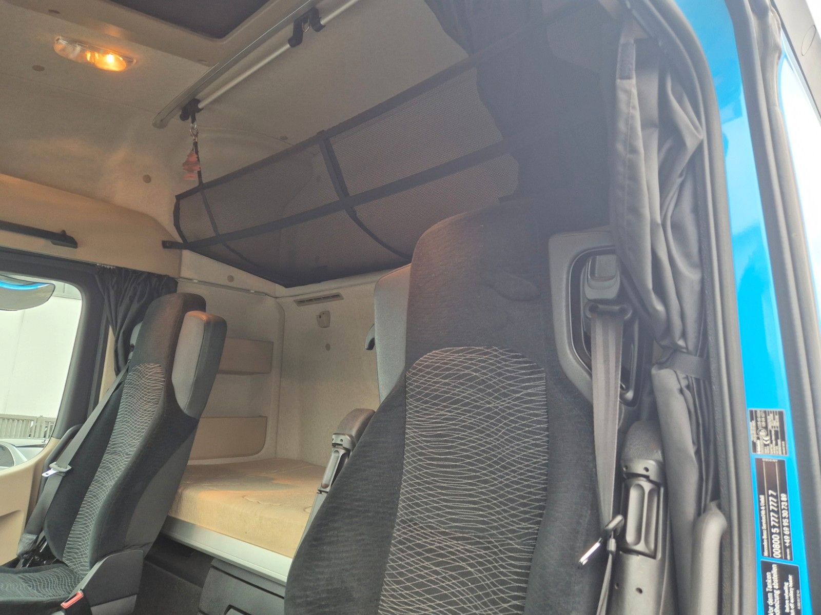 Fahrzeugabbildung Mercedes-Benz Actros 2653 LS 6x4 Retarder 120.000kg