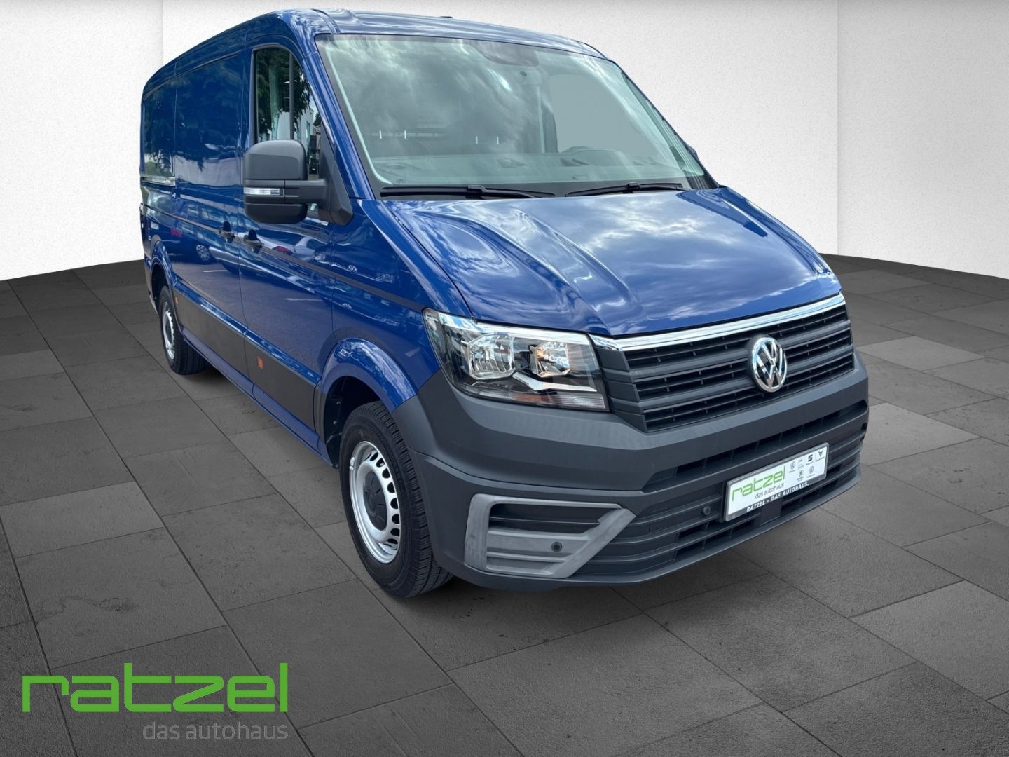 Fahrzeugabbildung Volkswagen Crafter 35 Kasten MR 2.0 TDI StandHZG AHK Navi S