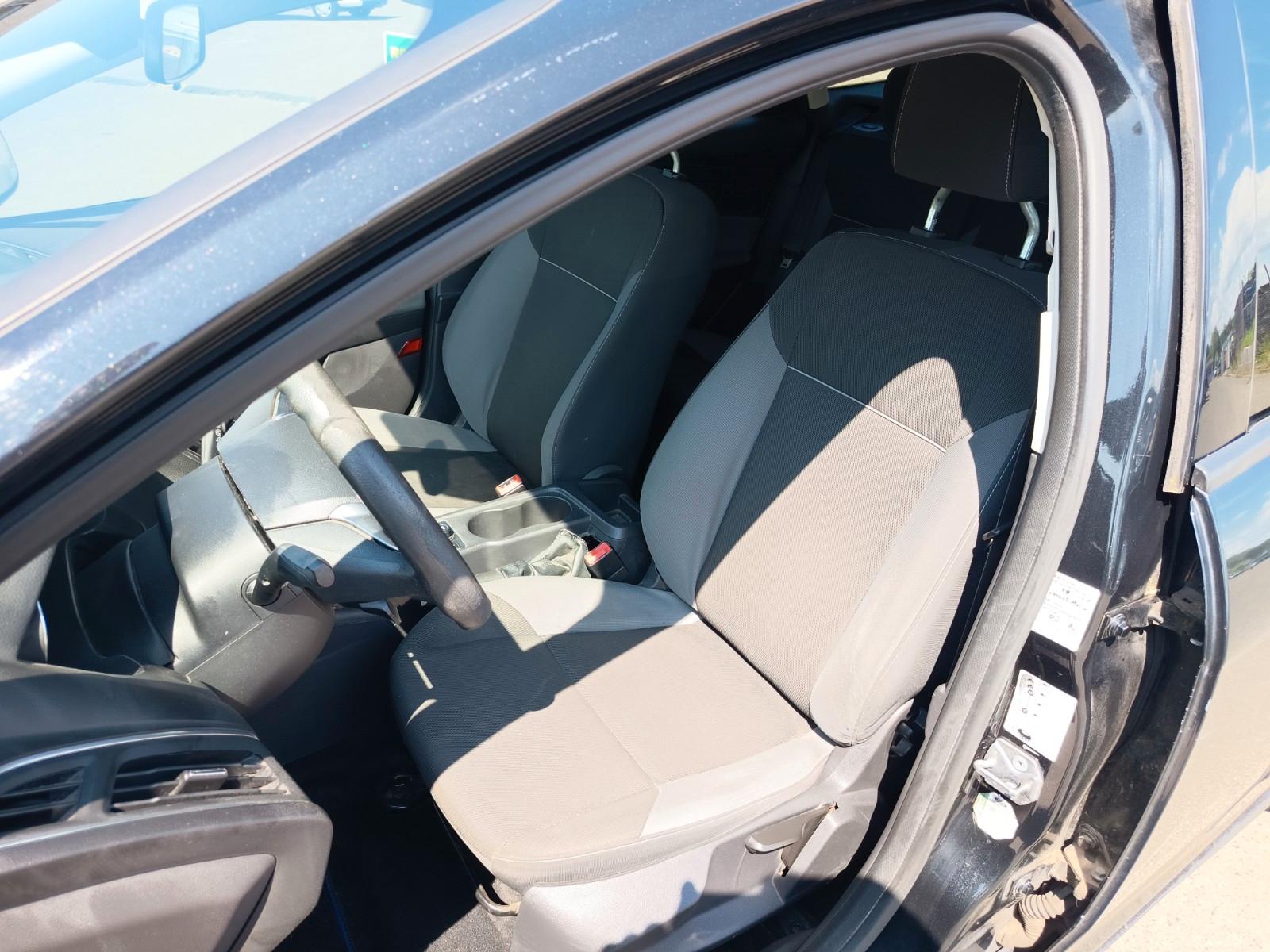 Ford Focus 2013 — photo 10