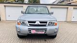 Mitsubishi Pajero 3.2 DI-D Liberty/Allrad/Klima/Tüv Neu/Alu - silberne Mitsubishi Pajero