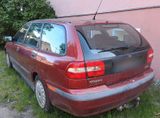 Volvo V40 Weinrot - Volvo V40 aus 2001