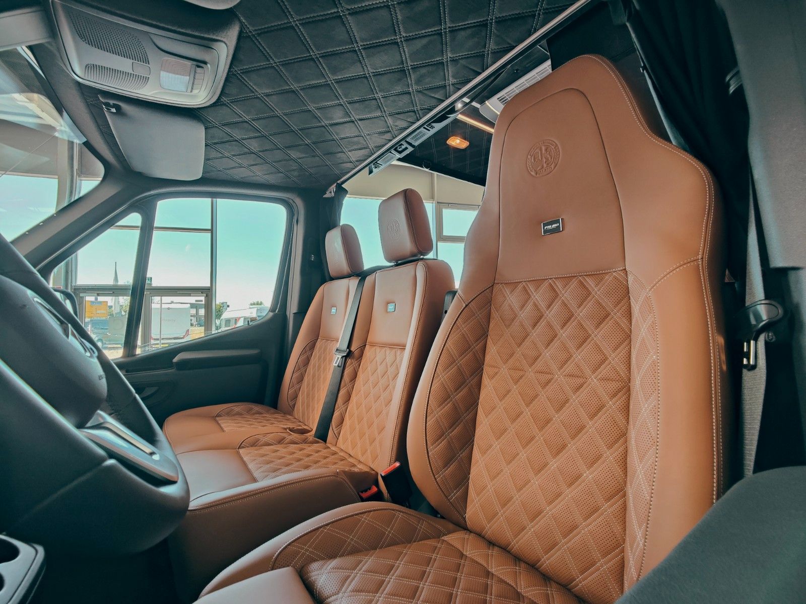Fahrzeugabbildung Mercedes-Benz X-CROSSVAN  RWD #stealthcamper