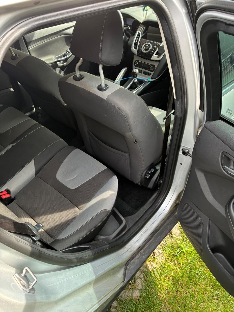 Ford Focus 2012 — photo 7