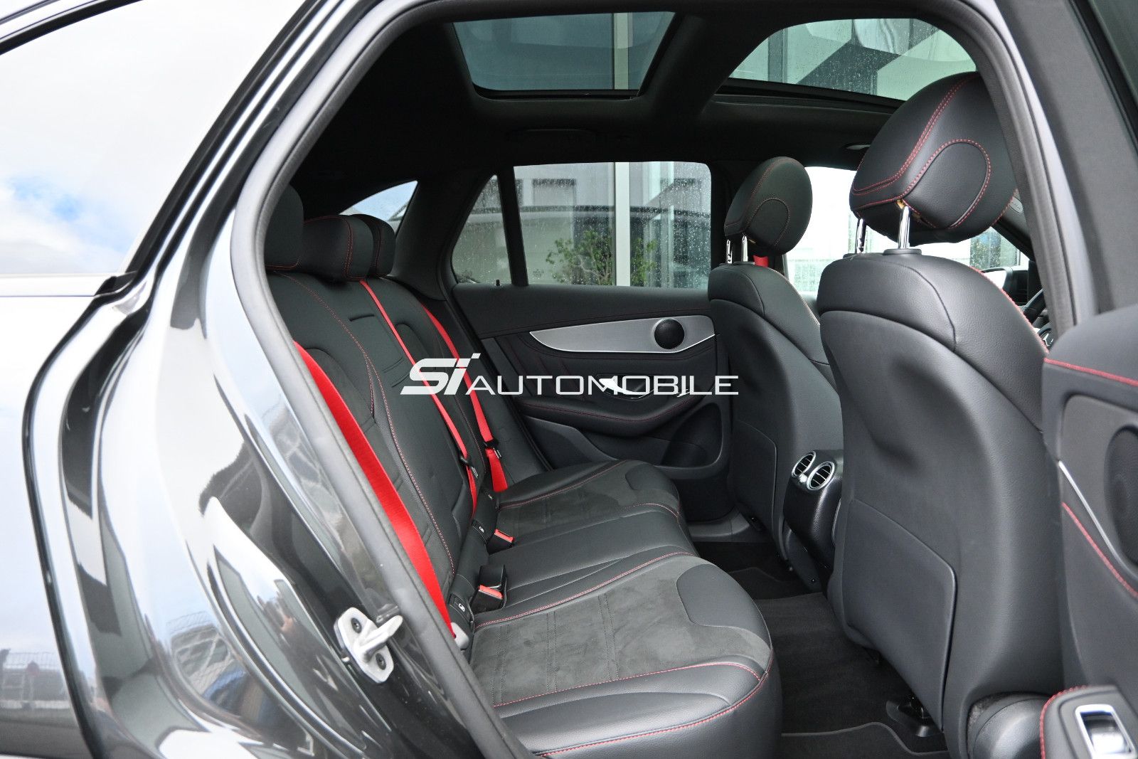 Fahrzeugabbildung Mercedes-Benz GLC 300 d 4MAT AMG Line Plus °Night°AHK°HUD°PANO