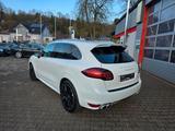 Porsche Cayenne GTS Sport Burmester Keramik PCM 21 Zoll - Porsche Cayenne: Weiß
