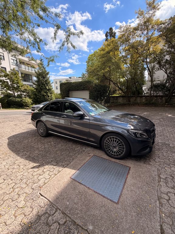 Image of Mercedes-Benz C 220