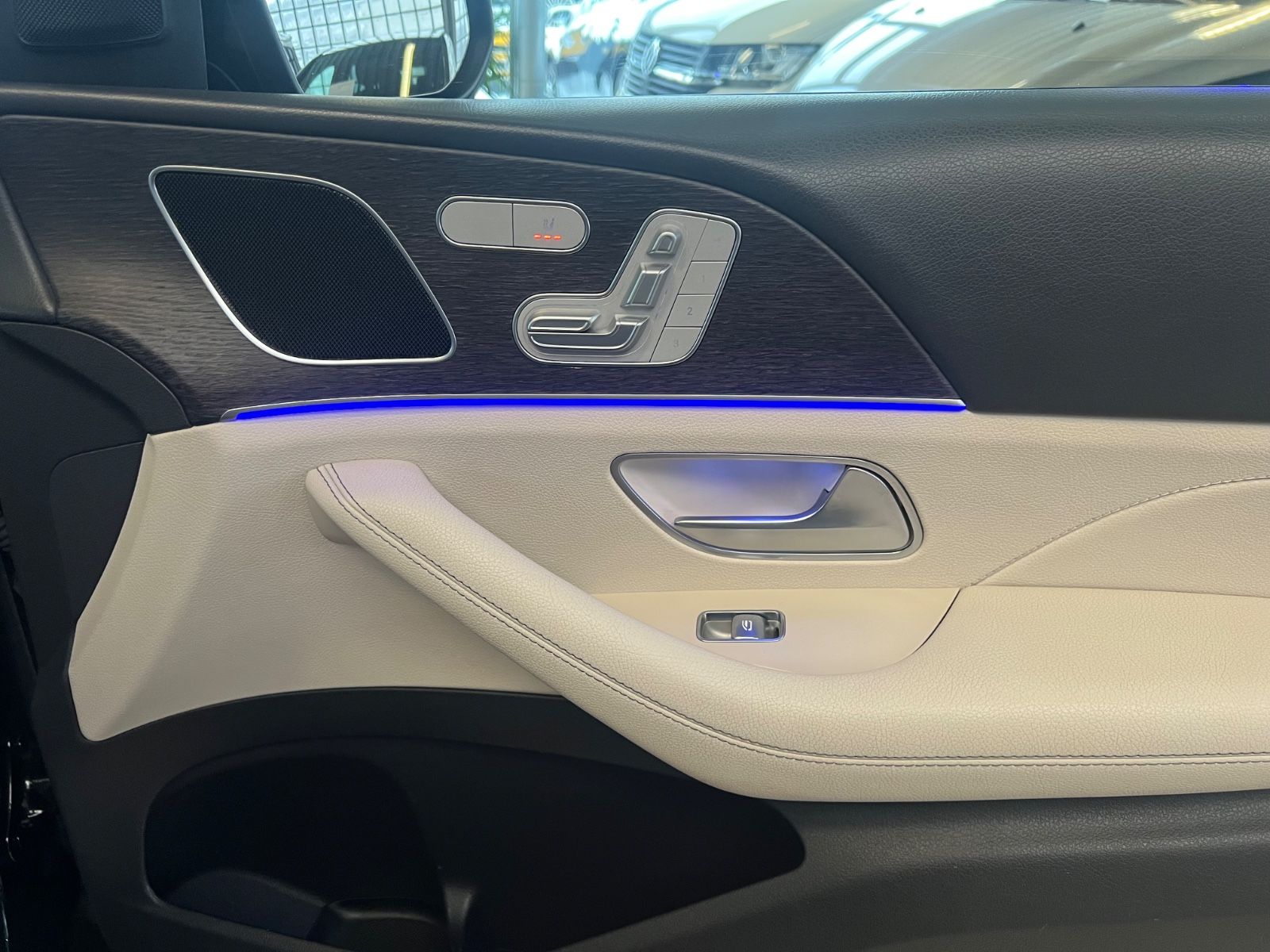 Fahrzeugabbildung Mercedes-Benz GLE 300 d 4Matic AMG LINE *22-ZOLL*ALL BLACK*