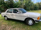 Mercedes-Benz 300 - Mercedes-Benz 300 Oldtimer mit Diesel-Antrieb