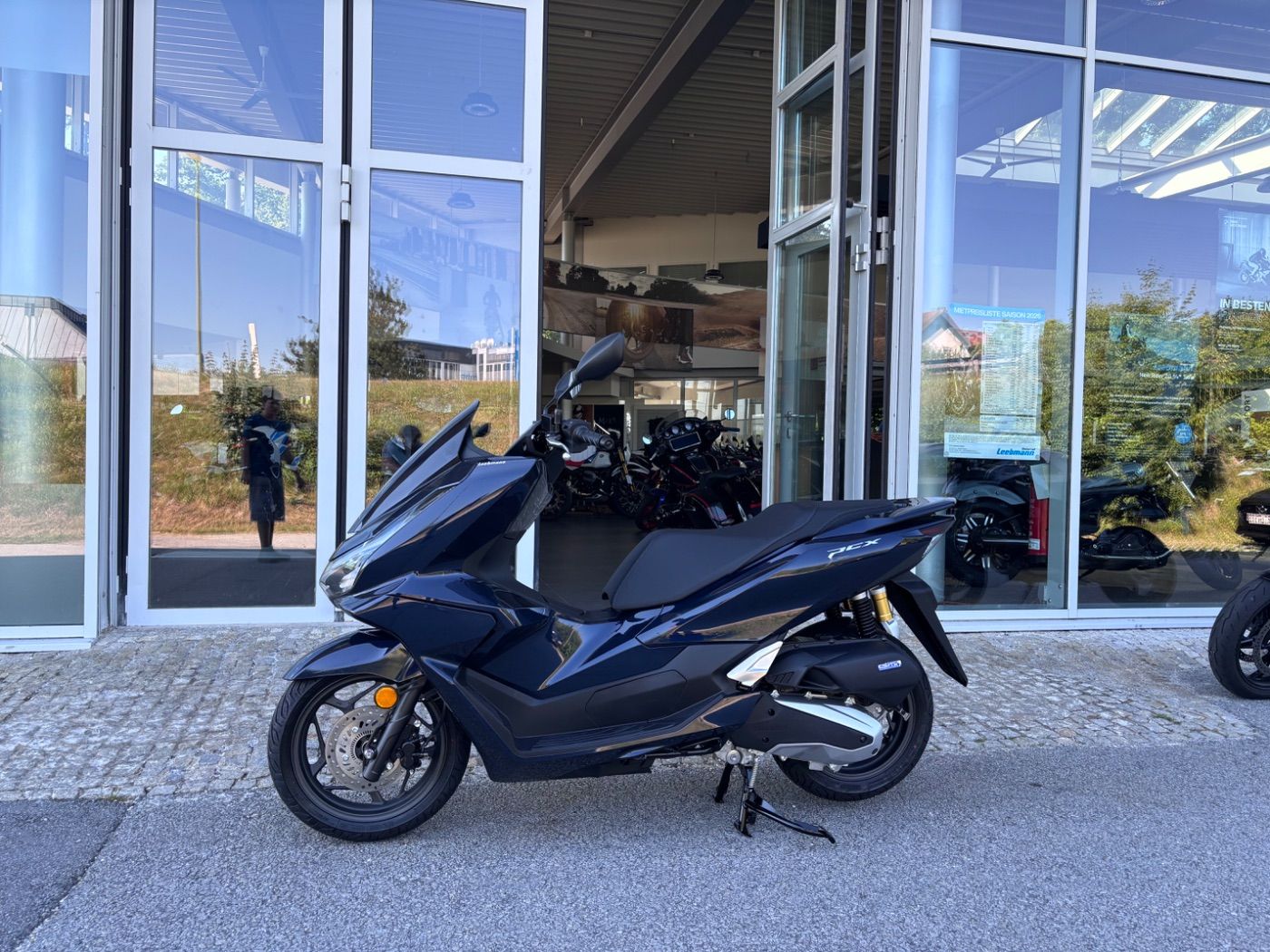 Fahrzeugabbildung Honda PCX 125 Modell 2026 mit Konnektivität, sofort