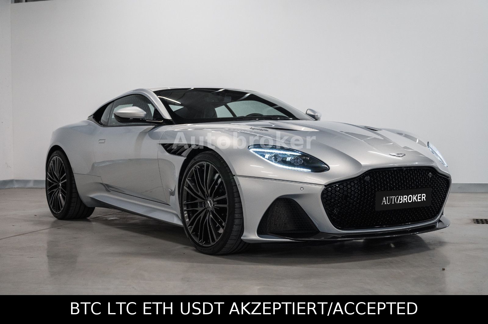 Aston Martin DBS – pogled 3