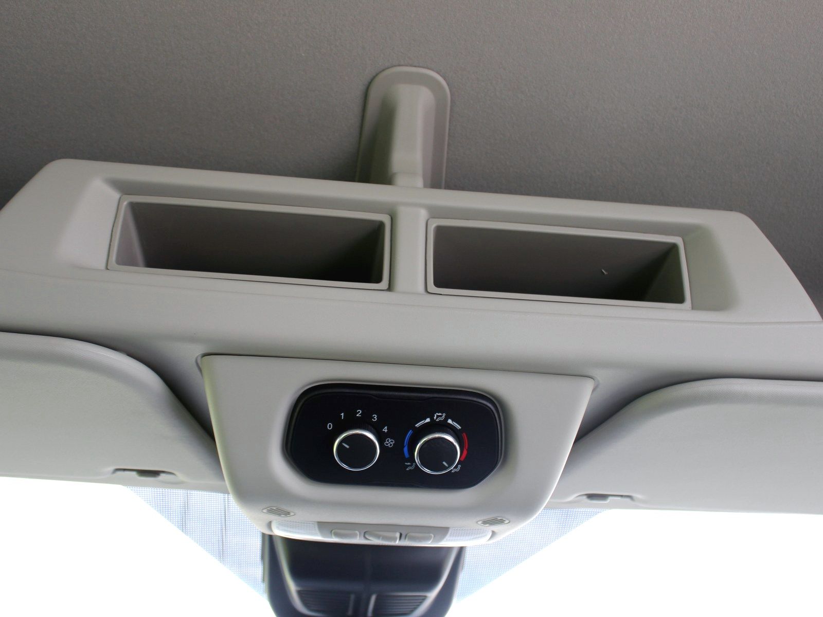 Fahrzeugabbildung Ford Transit 350 L3 Trend Rollstuhlumbau