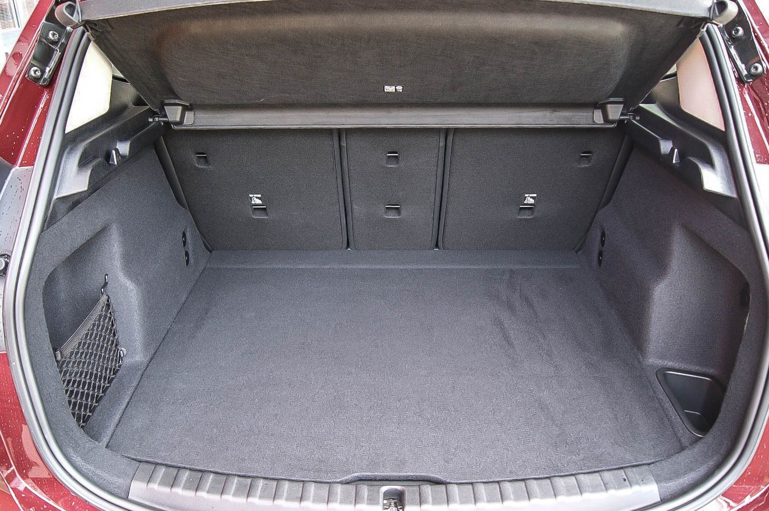 Fahrzeugabbildung BMW 223 Active Tourer i xDrive LEDER HEAD-UP WINTER