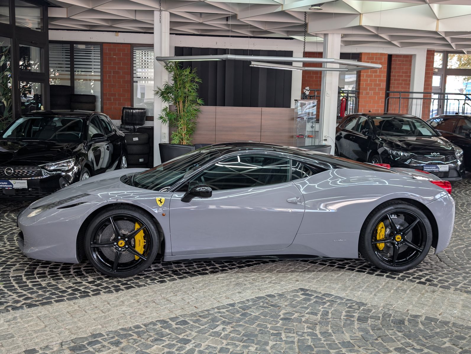 Fahrzeugabbildung Ferrari 458 Italia Racing Seats Carbon CRPK F1 CAM 20"
