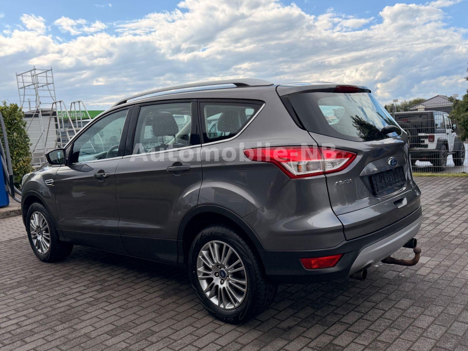 Ford Kuga Titanium 4x4 Klimaaut Navi Leder Pano Euro5