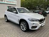 BMW X6 xDrive 50i Steptronic - BMW X6 mit Benzin-Antrieb