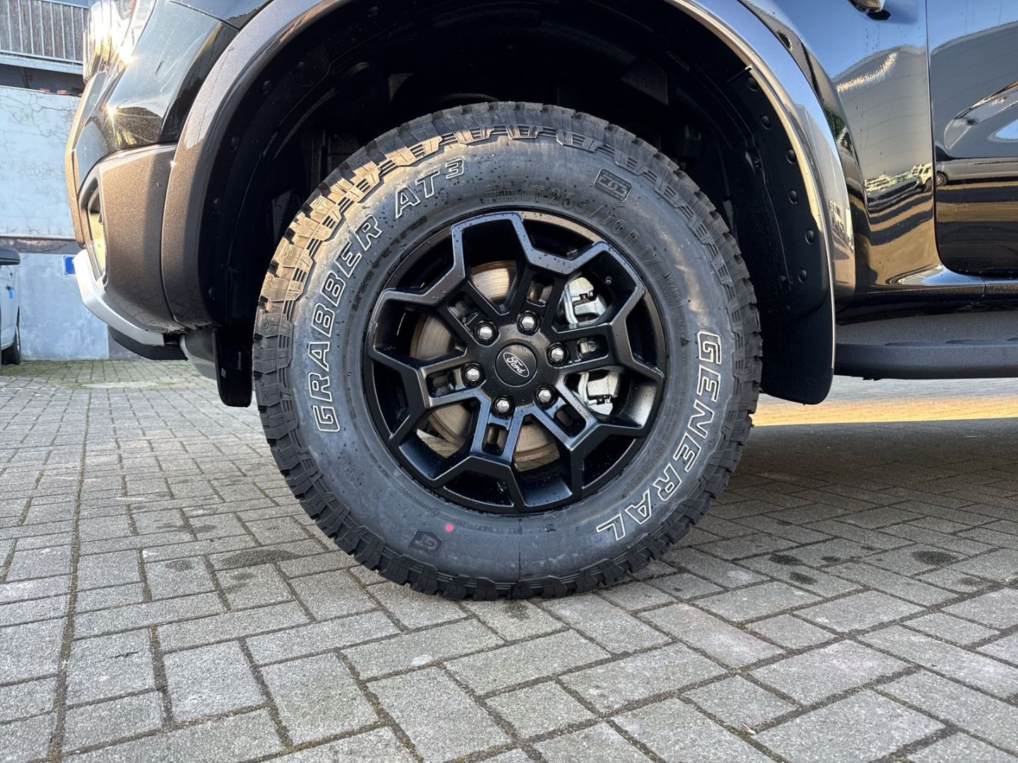 Fahrzeugabbildung Ford Ranger Tremor e-4WD Doppelkabine 2.0 AHK Navi di