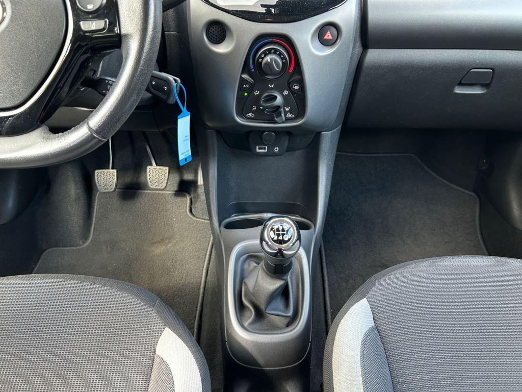 Toyota Aygo X Aygo x-play Team Deutschland, миниатюра 11