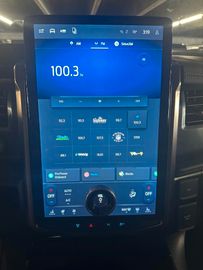 Ford F150 Lightning Lariat  gross Batterie im Vorlauf