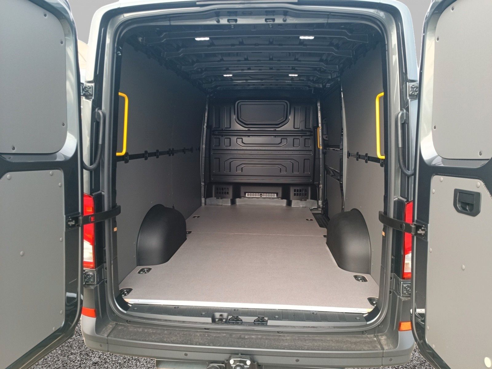 Fahrzeugabbildung Volkswagen Crafter 35 TDI *AHZV*SHZ*RFK*GRA*APP