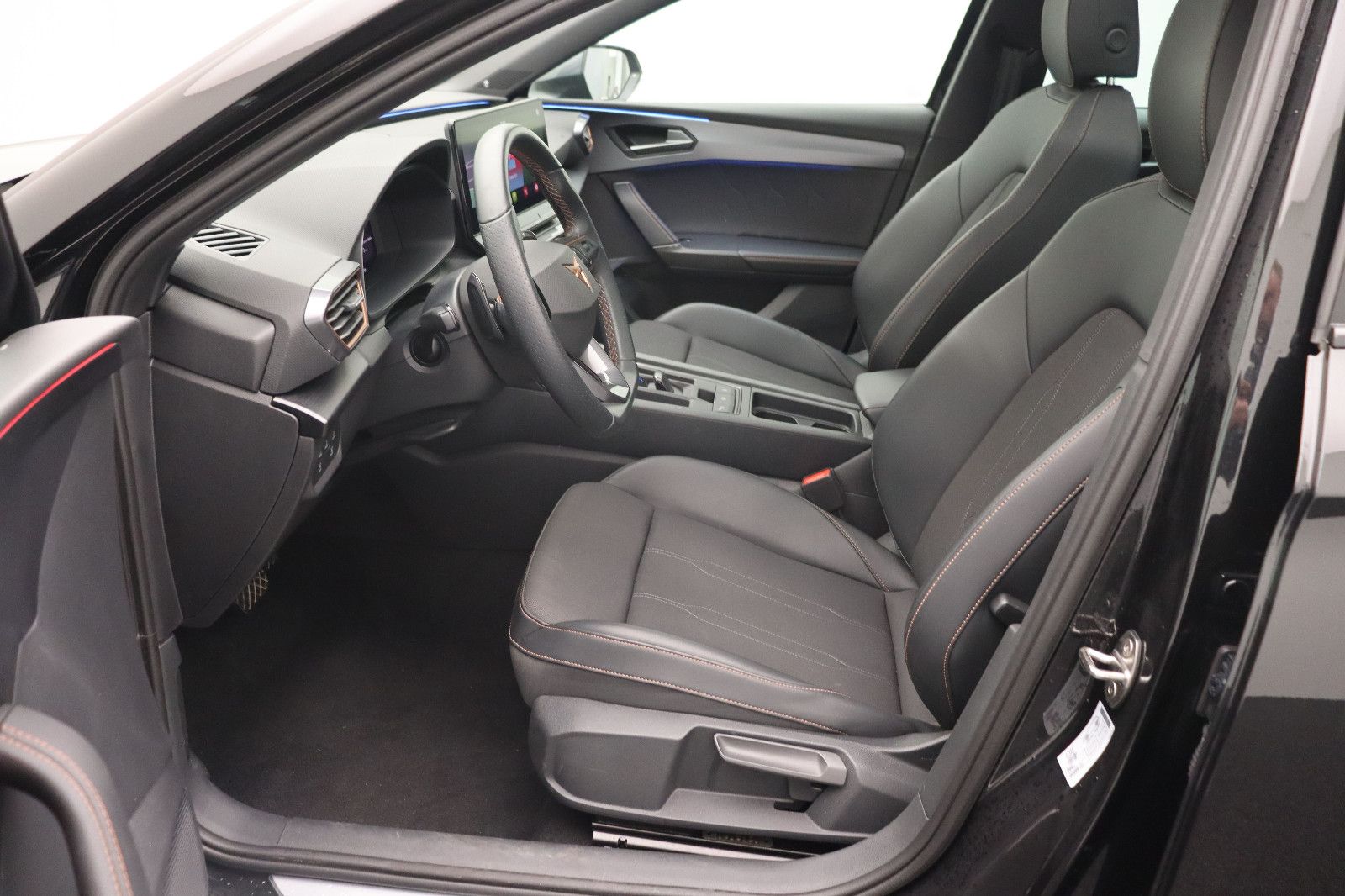 Fahrzeugabbildung CUPRA Leon ST 1.5 eTSI DSG LED Pano Beats