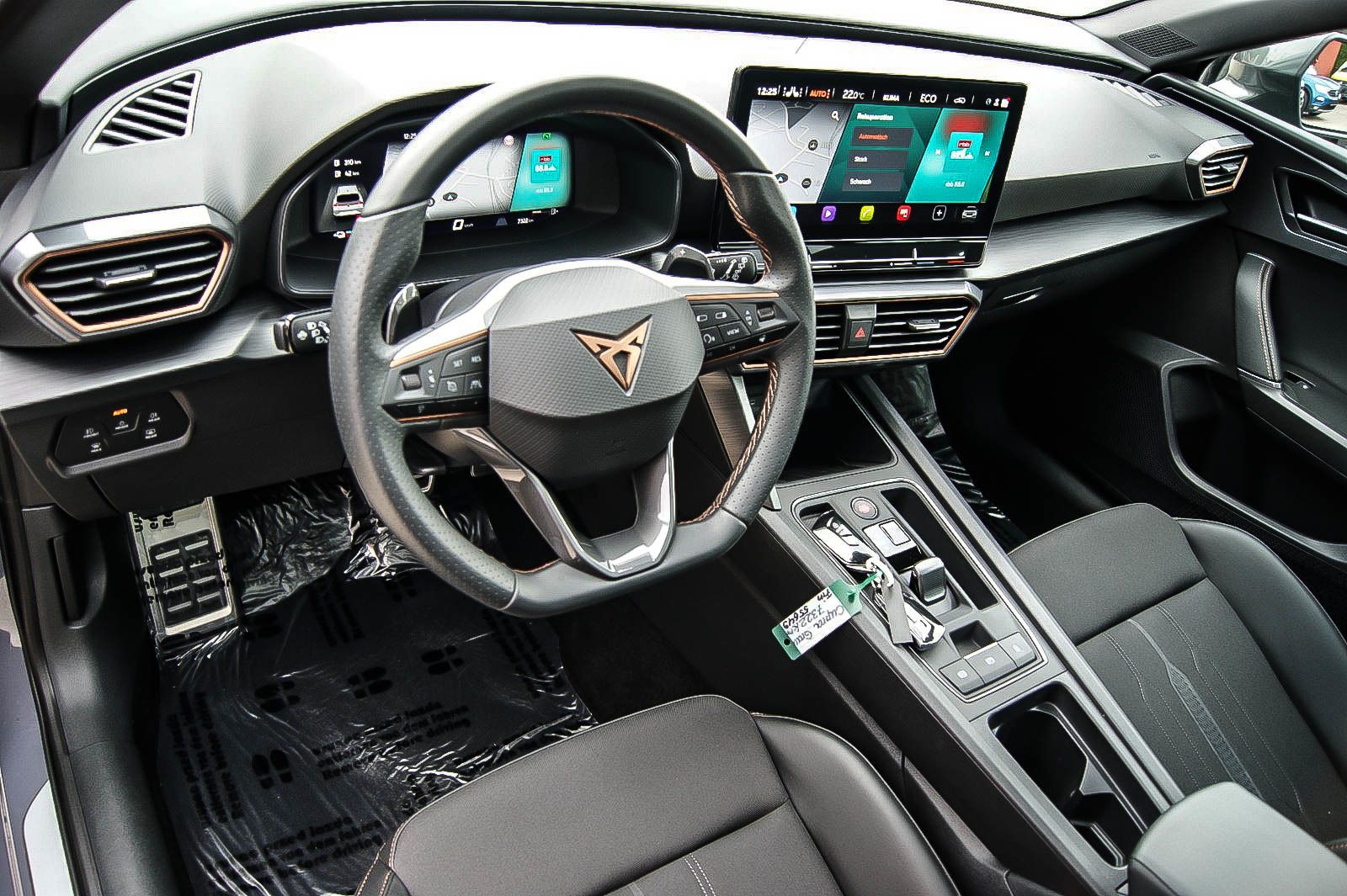 Fahrzeugabbildung CUPRA Leon Sportstourer e-Hybrid PANORAMA CARPLAY ACC