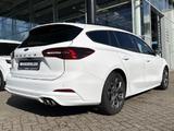 Ford Focus Turnier ST-Line - mit Benzin-Antrieb: Beheizbares Lenkrad, Kombi, mit Klimaautomatik