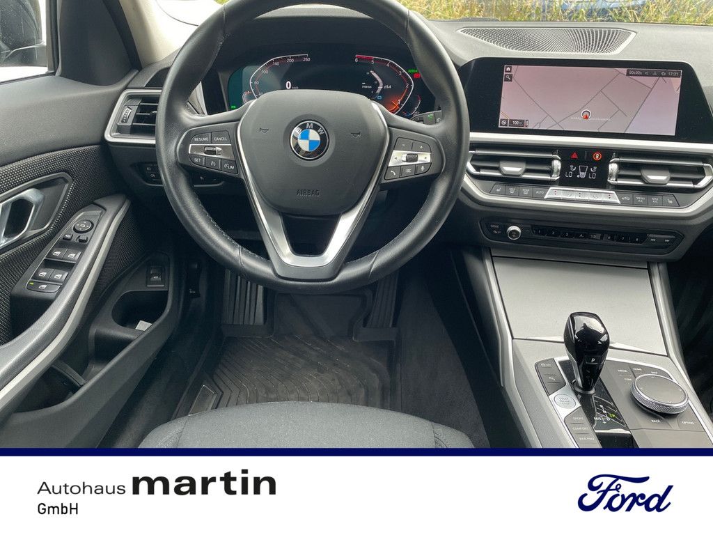 Fahrzeugabbildung BMW 320 d Advantage PDC NAVI LED SHZ BC BLIS Virtual
