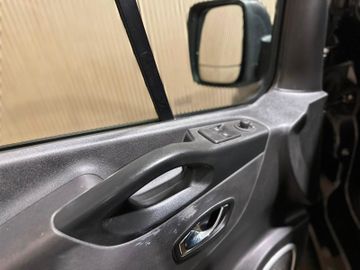 Opel Vivaro - 9