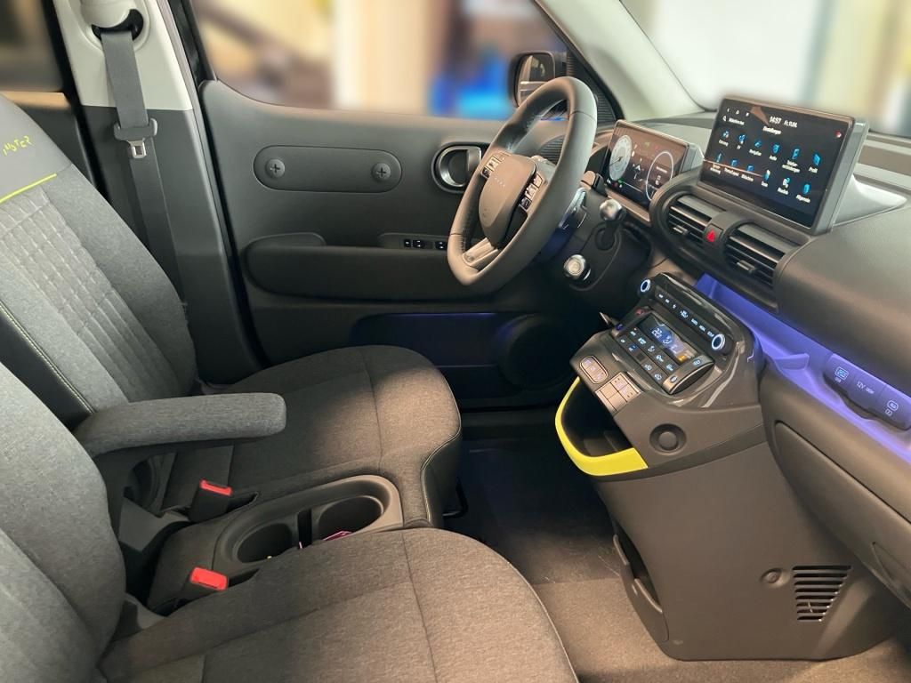 Fahrzeugabbildung Hyundai INSTER Cross EV 49 kWh KlimaA Navi KAM PDC SHZ